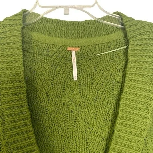 FREE PEOPLE MONTANA CABLE CARDIGAN SIZE XS IN AGED PINE NWOT - Picture 7 of 11